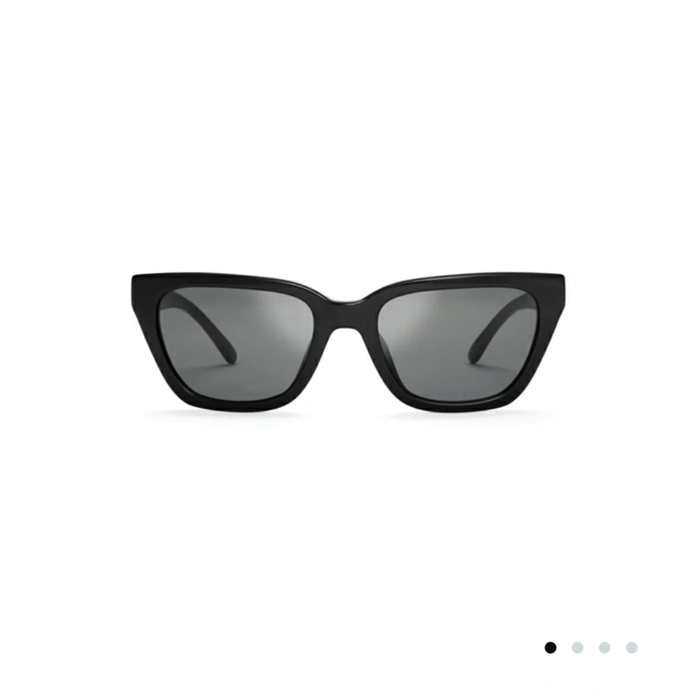 Tory Burch Kira cat eye sunglasses.
